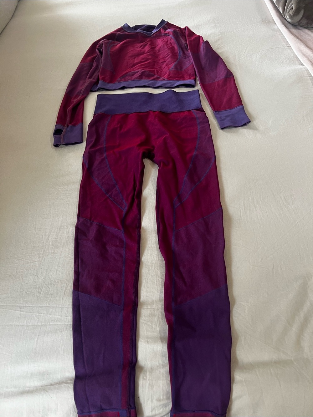 Women's Two-Piece Seamless Active Set - Burgundy & Purple